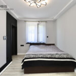 91054247_max