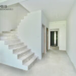 93154037_max-1