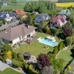 93670808_max-1