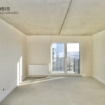 112053608_max-1