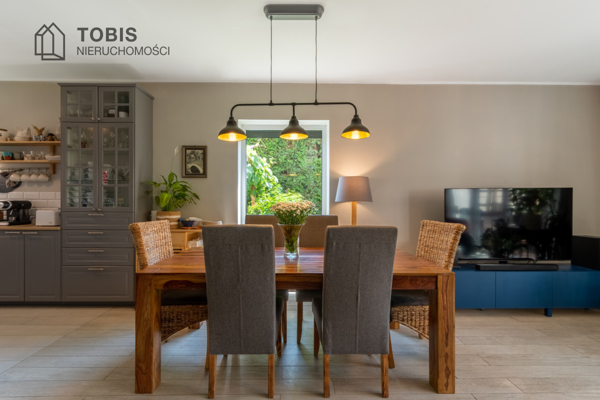 112235987_max