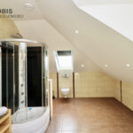 112445600_max